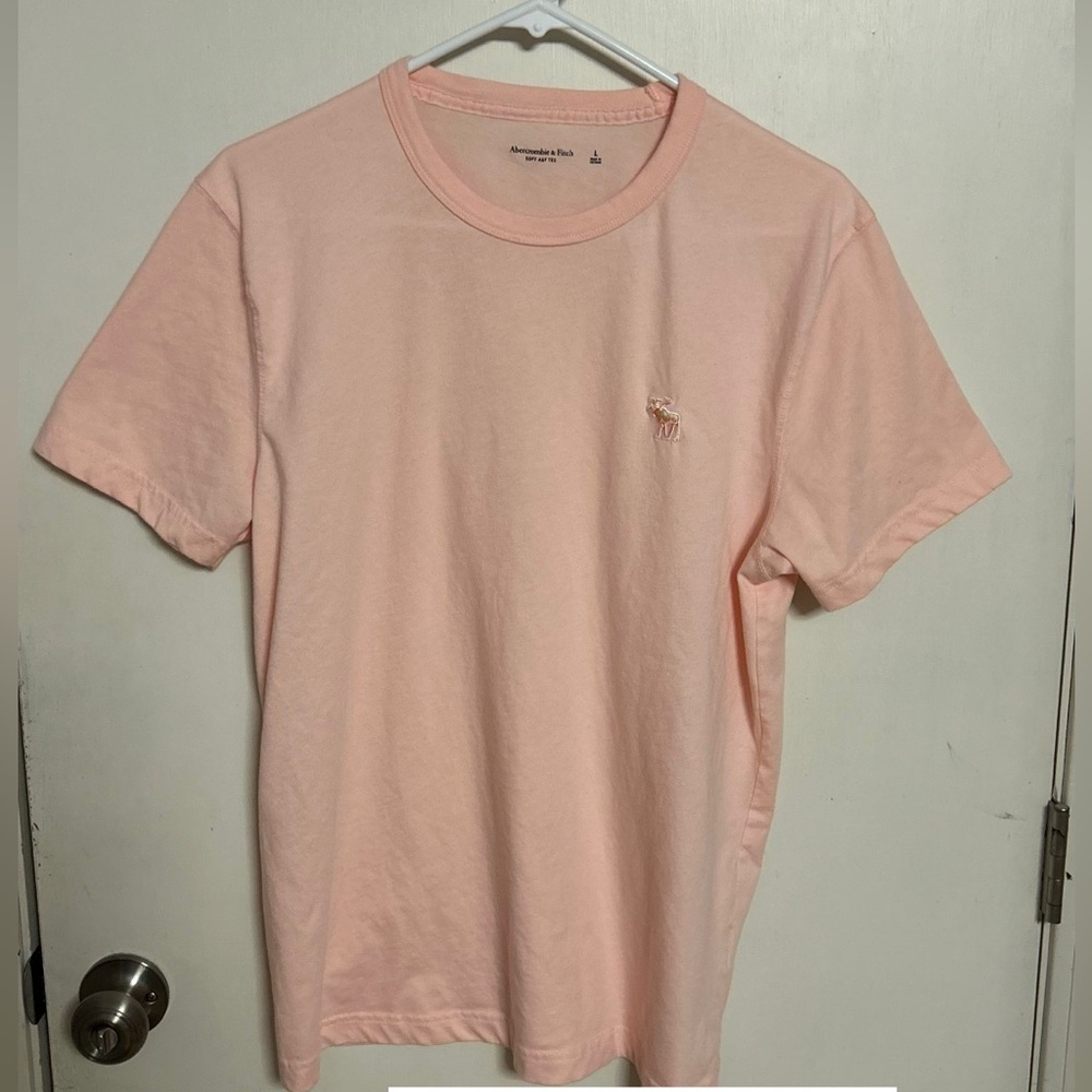 Abercrombie & Fitch Peach Short Sleeve Tee
